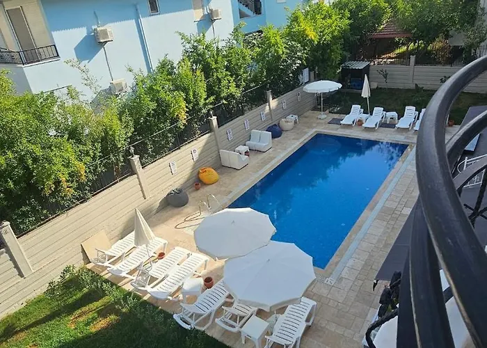 Turkuaz Sitesi 2 Odalı Eşyalı Ve Havuzlu Manzaralı Kişi Fiyatı Değil Fiyatı Daire Side