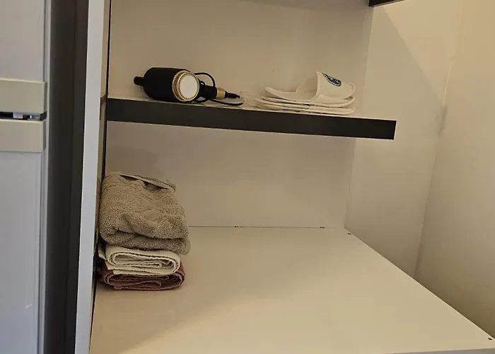 Turkuaz Sitesi 2 Odalı Eşyalı Ve Havuzlu Manzaralı Kişi Fiyatı Değil Fiyatı Daire Side