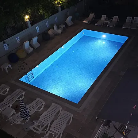Daire Turkuaz Sitesi 2 Odali Esyali Ve Havuzlu Manzarali Kisi Fiyati Degil Fiyati